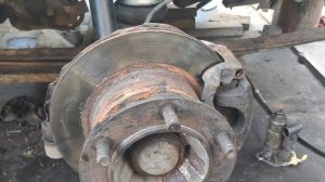 Митсубиси Кантер. Замена шкворней и установка передне