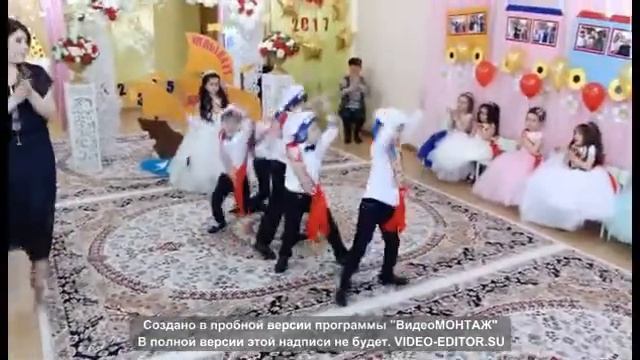 Танец : "Уплывает детство" старшая группа смотреть онлайн