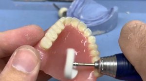 Ручная полировка протеза, убираем мелкие царапины кот