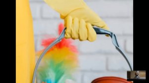 Ради смеха, мажоры позвали на день рождения нищую однокурсницу… А едва она появилась, оцепенели…