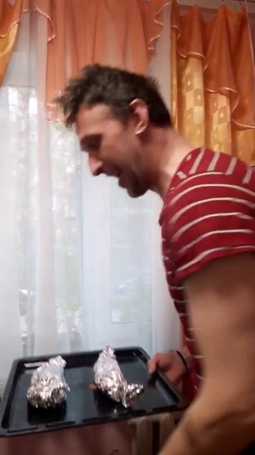 А вот и рыбка🦈 смотреть онлайн