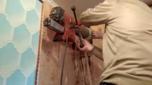 Бурение кирпичной стены алмазной коронкой 120мм