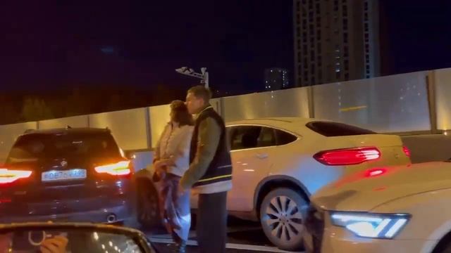 На Рублёвском шоссе в районе дома 127 также массовое ДТ?