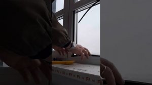 Как снять штапик с алюминиевого профиля рамы. Шлифовк?
