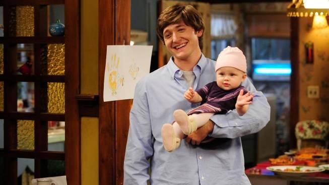 Сериал Воспитывая Хоуп - 2 сезон 13 серия / Raising Hope