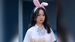 CEO, брошенная женихом, выходит замуж за курьера, которы