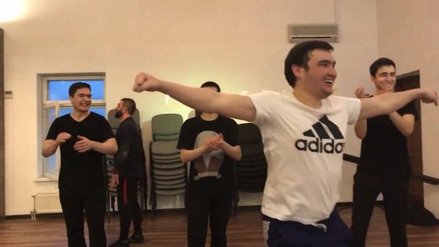 Репетиция школы лезгинки Тагира Исламова