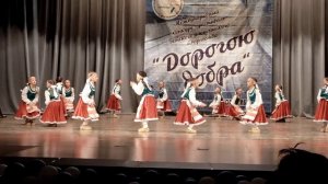 Карельский танец " Девочки - красавИчки", танцует групп