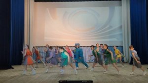 Танец "Робот Бронислав"