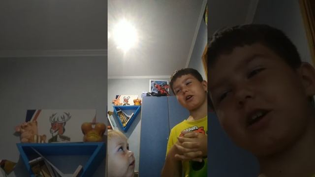 Открытие 2 киндеров и пингвинчика надувашка Киска Аришка