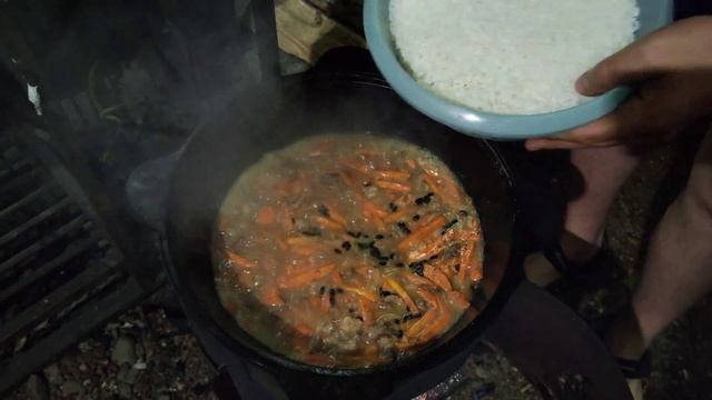 УЗБЕКСКИЙ ПЛОВ В КАЗАНЕ НА КОСТРЕ. Пошаговый рецепт. смотреть онлайн