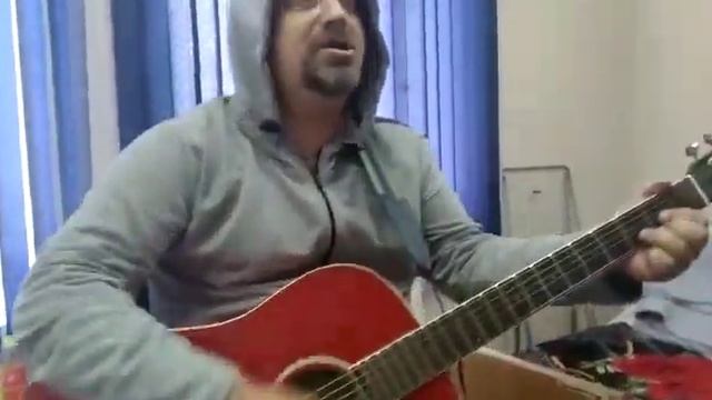 Прикольный 🤣кавер на гитаре 🎸Король и Шут. Лесник. Кавер на гитаре. #музыка #гитара #песнинагитаре смотреть онлайн