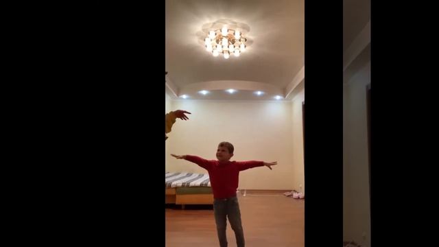 Самый маленький Цыганский танцор😍🤩 и его тетя зажиг смотреть онлайн