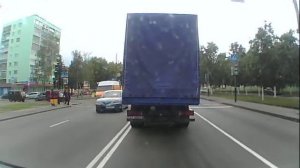 поворачивают налево при знаке ПДД 4.1.1.  Движение прямо.