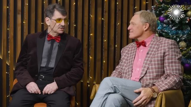 Новогодний Анекдот-клуб Нехмурые люди  Смешные исто?