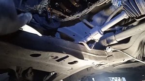 Chevrolet Cruze . Как снять поддон.