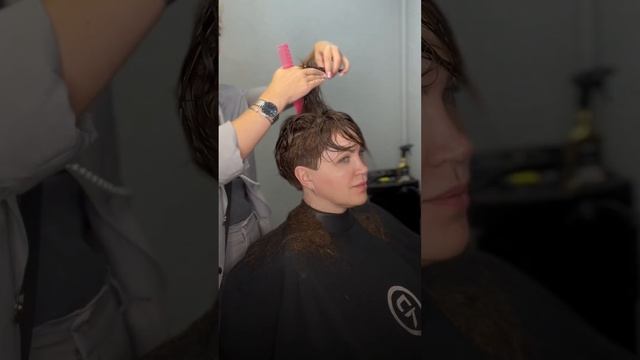 КОРОТКАЯ СТРИЖКА НА КУДРЯВЫЕ ВОЛОСЫ. Подробный разбор