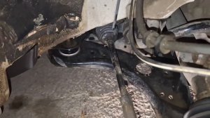 Стук при изношенной втулке в рулевой рейке Skoda Rapid