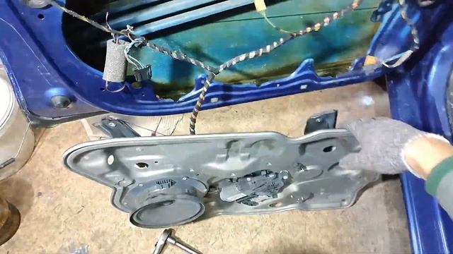 Как правильно снять и поставить боковое стекло на шко? смотреть онлайн