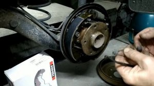 Замена барабанных задних тормозных колодок Сузуки SX4 ?