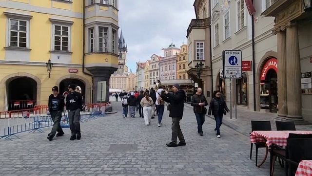 🇨🇿 Голова Кафки, Танцующий дом и Старинные часы. Кан?