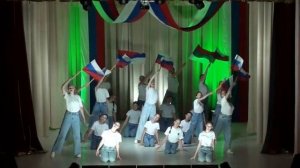 "Дружная Россия" -  танец с флагами