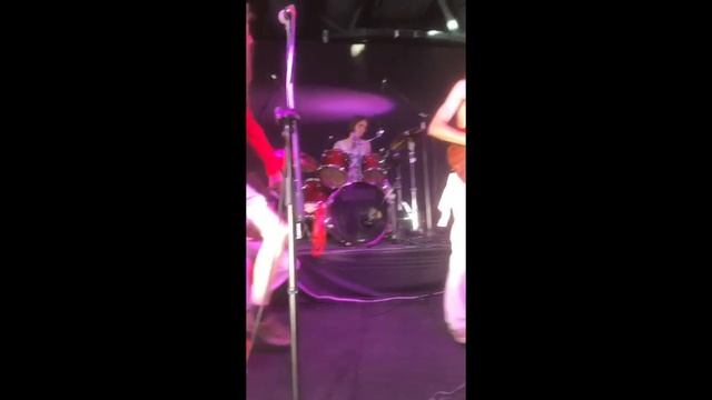 концерт ситкома в клубе сигнал (последний концерт) смотреть онлайн