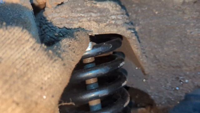 Замена передних пружин и мелочевка на Mercedes-Benz W124 250D