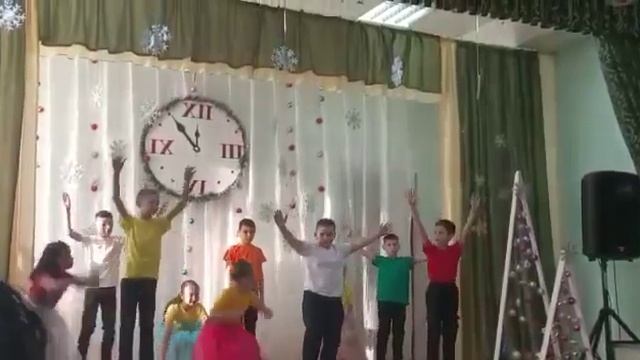 танец "Раз, два, три, четыре" смотреть онлайн