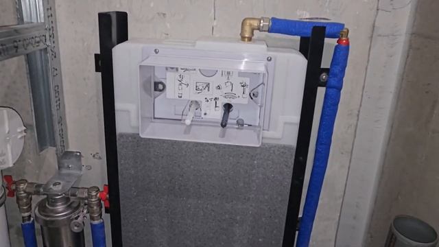 Монтаж  подвесного бачка унитаза.