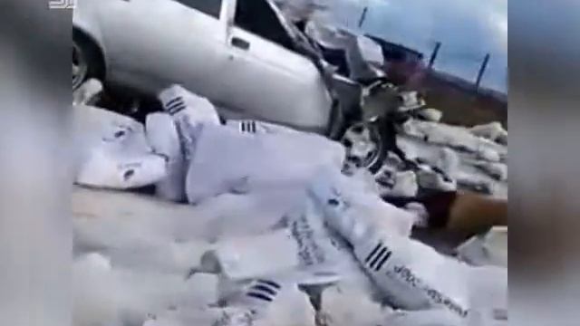 Люди умерли, когда их иномарку протаранил большегруз