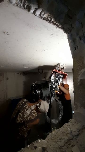 Монтаж лебёдки Monadrive #machine #монтажлифта #elevator #elevatorinstalla смотреть онлайн