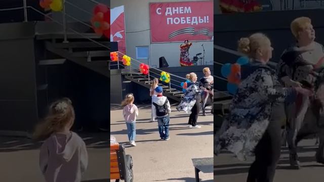 Заказать цыганский коллектив можно по номеру 8-960-619-33-27