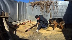 Будка для собаки своими руками. Подготовка и основани?