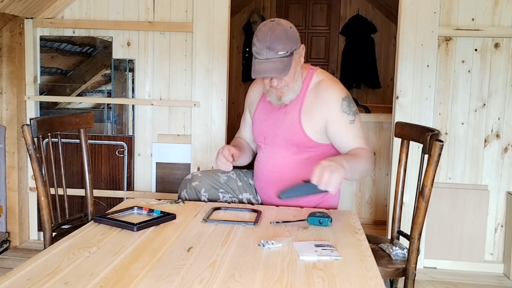 Сделали дверь в мастерскую, с проходом для Беллы. Пересадка хосты и т. д. смотреть онлайн