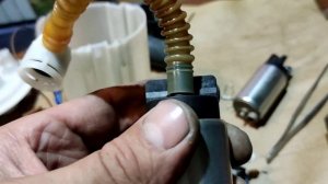 Бензонасос от ВАЗа на Киа Рио.