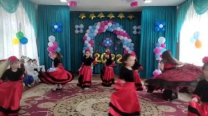 Испанский танец в детском саду. Юлька испанка