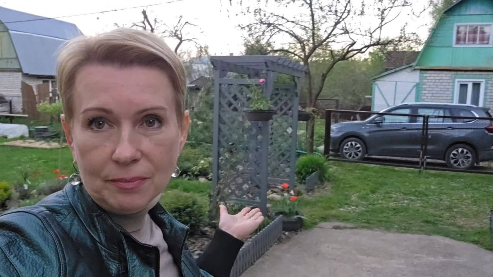 22 мая дача | Жадность фраера сгубила | Может ну ее - ежевику? | Прощание со сливой смотреть онлайн