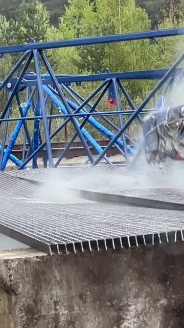 🏗️Цементный дождь с башенного крана! смотреть онлайн