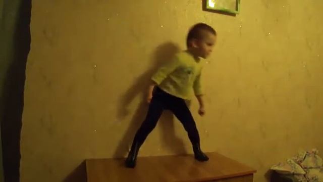 КЛАССНО ТАНЦУЕТ, МОРЯЧКА ОТДЫХАЕТ))007)) ) смотреть онлайн