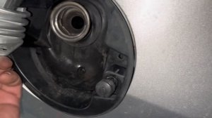 Хонда инсайт как снять лючок бензобака