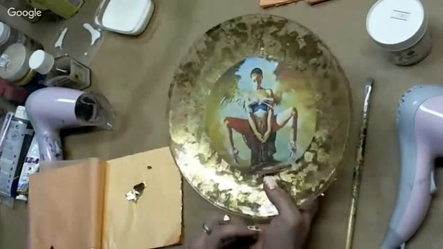 Валентина Сухова  Обратный декупаж тарелки с поталью