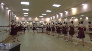 Народный танец - Battement tendu в характере белорусского тан