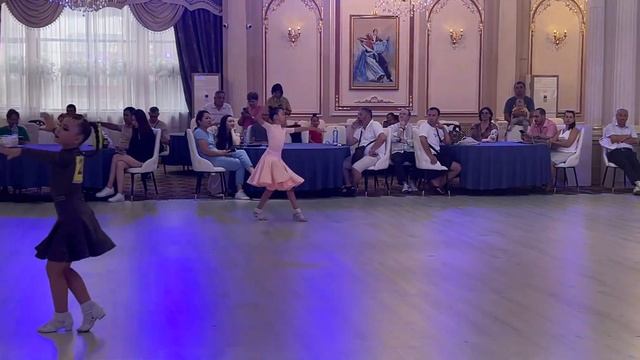 Медленный вальс Соло Ювеналы 1. смотреть онлайн