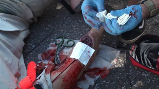 Автомобильная аптечка. Пример использования. смотреть онлайн