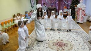 Танец зайчиков.Новогодний утренник.