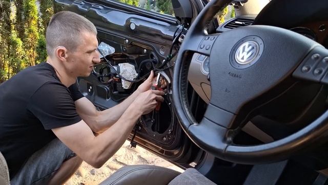 Замена динамиков на Passat B6 #vw #vwpassat #passatb6 #ремонтавто #ко?