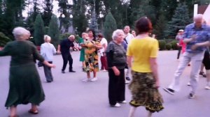 ТИ КАЗАЛА В ПОНЕДIЛОК... ТАНЦЫ В ПАРКЕ ГОРЬКОГО ХАРЬКОВ