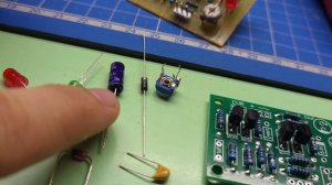 Плата простого зарядного устройства с защитами на тир