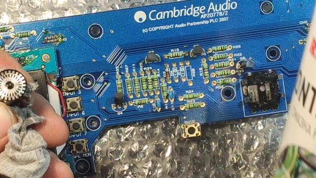 Cambridge Audio Azur 840a усилитель мощности, разборка лицевой па смотреть онлайн